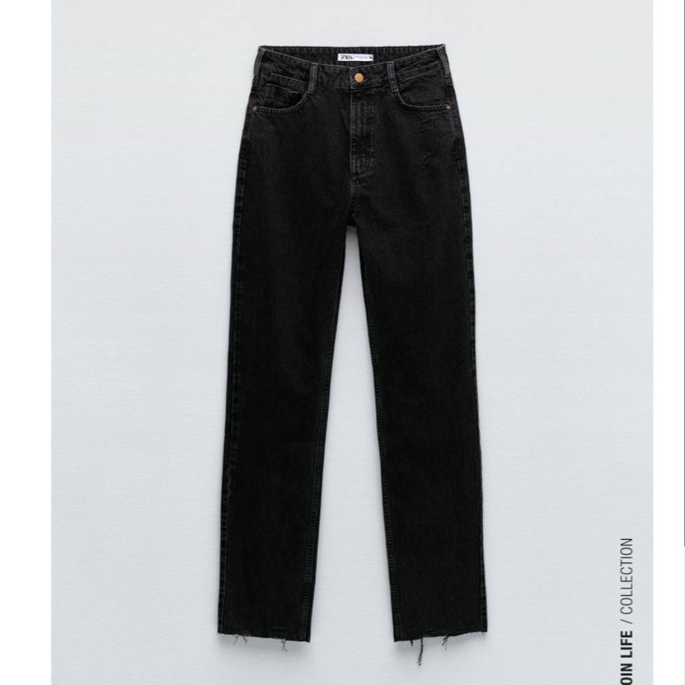 Z1975 HIGH RISE STRAIGHT JEANS BLACK Size 26 (US2)
